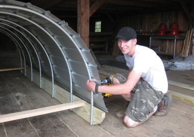 Noah building shelter